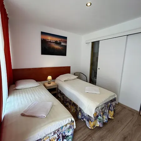 Stilo ミエンジズドロイェ